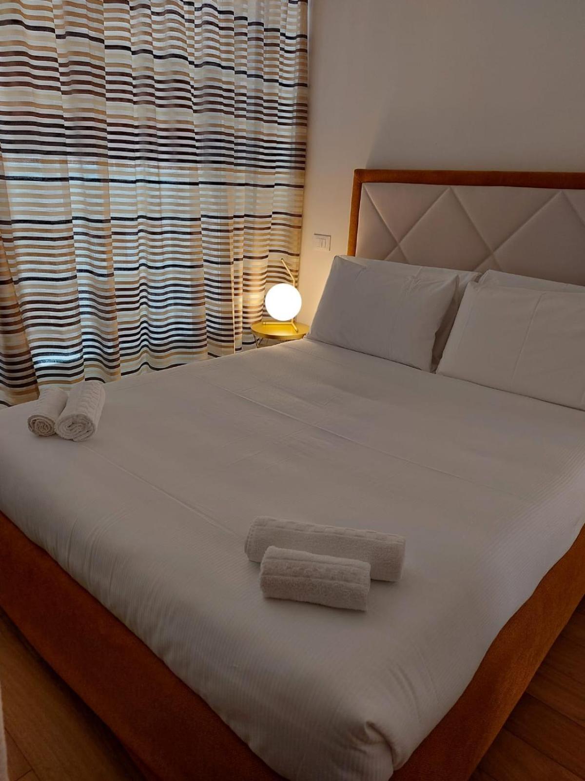 Nj Hotels & Apartments San Pietro All'Orto 6 Milano Dış mekan fotoğraf